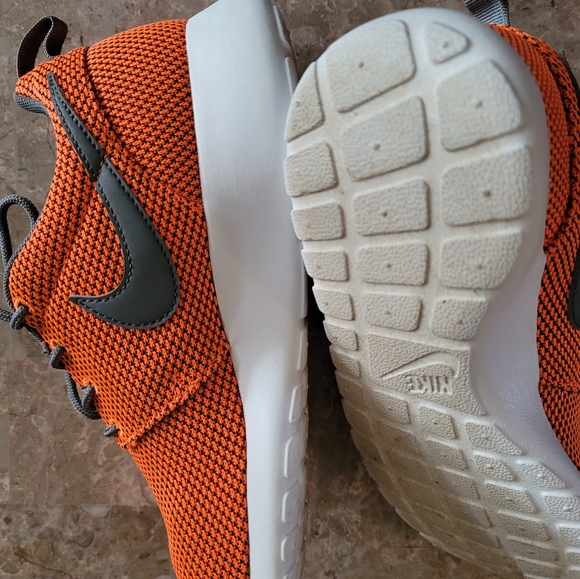 2013 Nike Roshe run boys shoes total orange 🍊us size 5.5Y - Picture 2 of 11